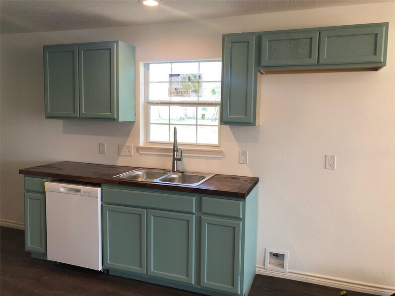 More Photos Of , Willis Land For Sale