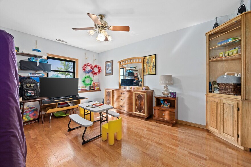 More Photos Of 12820 Main St, Lemont Showroom For Sale