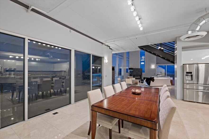 More Photos Of 900 S Las Vegas Blvd, Las Vegas Apartments For Sale