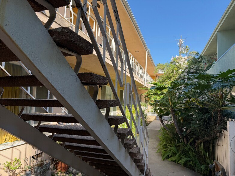 More Photos Of 1129 Lincoln Blvd, Santa Monica Apartments For Sale