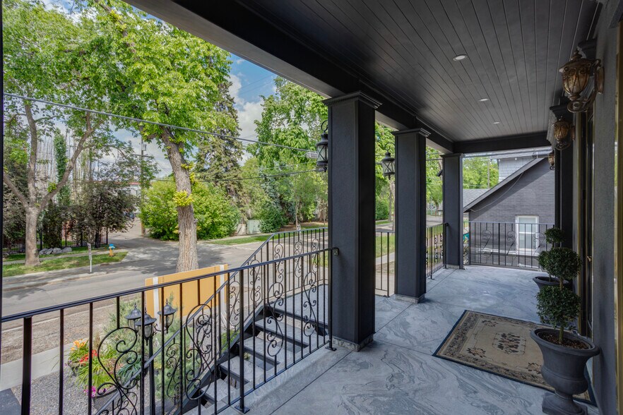 More Photos Of 11833 102 Ave NW, Edmonton Medical For Sale