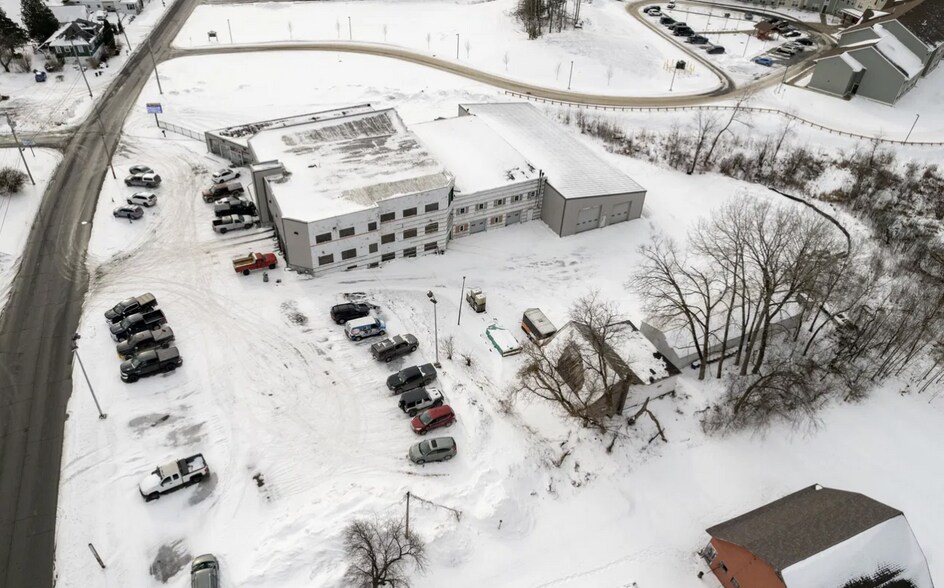 More Photos Of 511 N Perry St, Johnstown General Retail For Sale