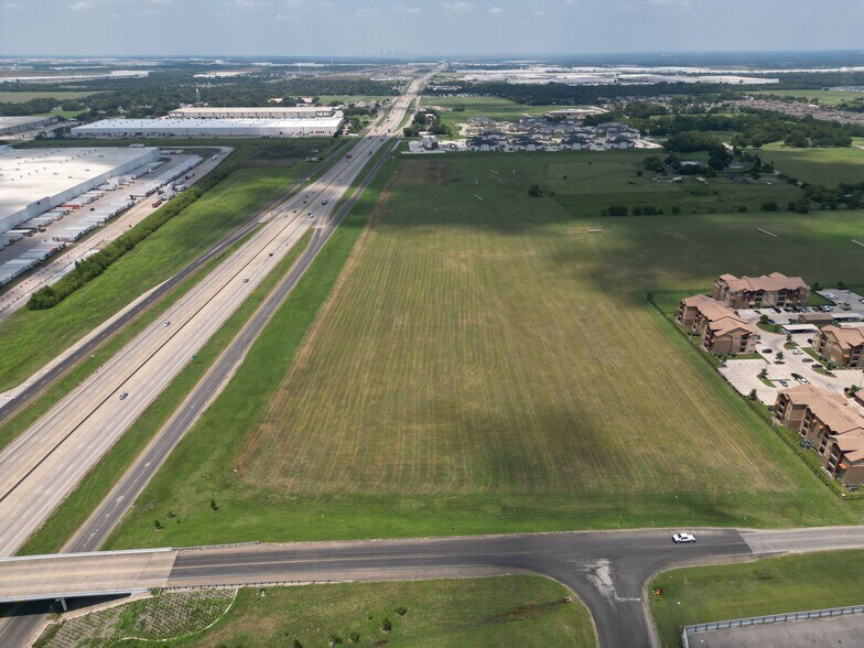 More Photos Of 6200 N I-45, Wilmer Land For Sale