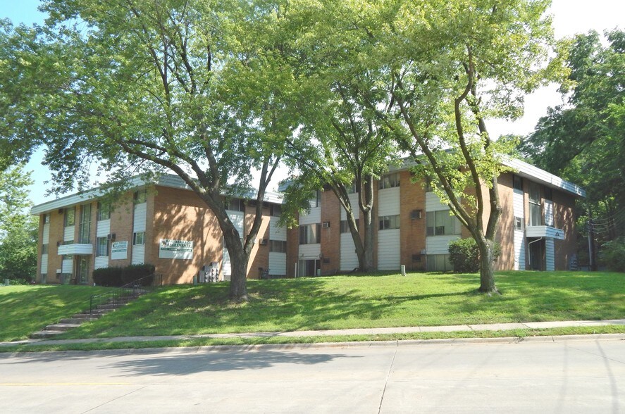 More Photos Of 1103 25th St, Rock Island Apartments For Sale