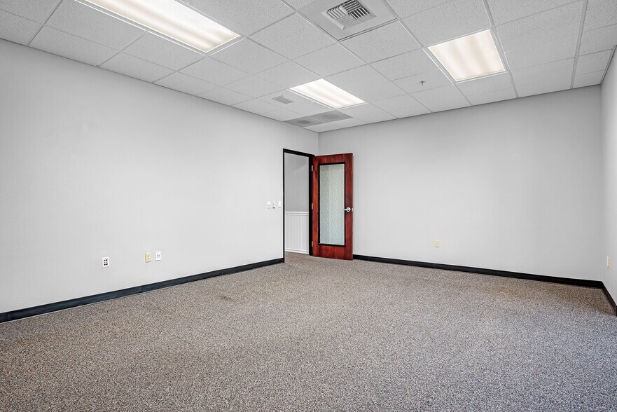 More Photos Of 9401 E Stockton Blvd, Elk Grove Office Residential For Sale