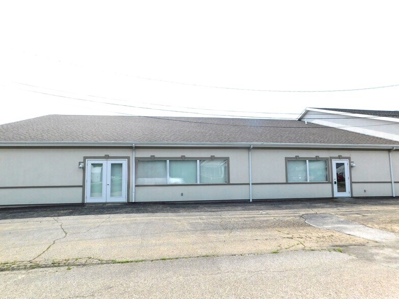 More Photos Of 215 Nieman St, Sunman Warehouse For Lease