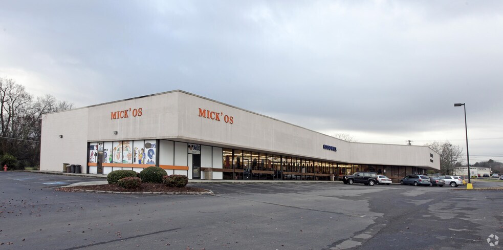 Primary Photo Of 5210 Schubert Rd, Knoxville Storefront Retail Office For Lease