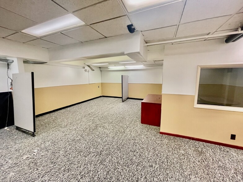 More Photos Of 4180 W Broadway Ave, Robbinsdale Storefront Retail Office For Lease