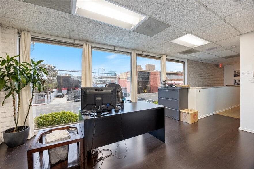 More Photos Of 2320 Cotner Ave, Los Angeles Loft Creative Space For Sale