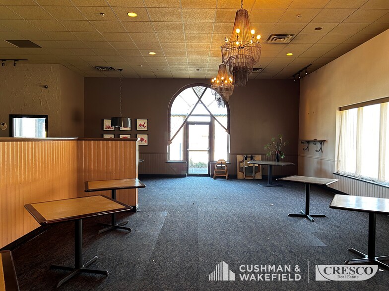 More Photos Of 6200 Enterprise Pky, Solon Freestanding For Lease