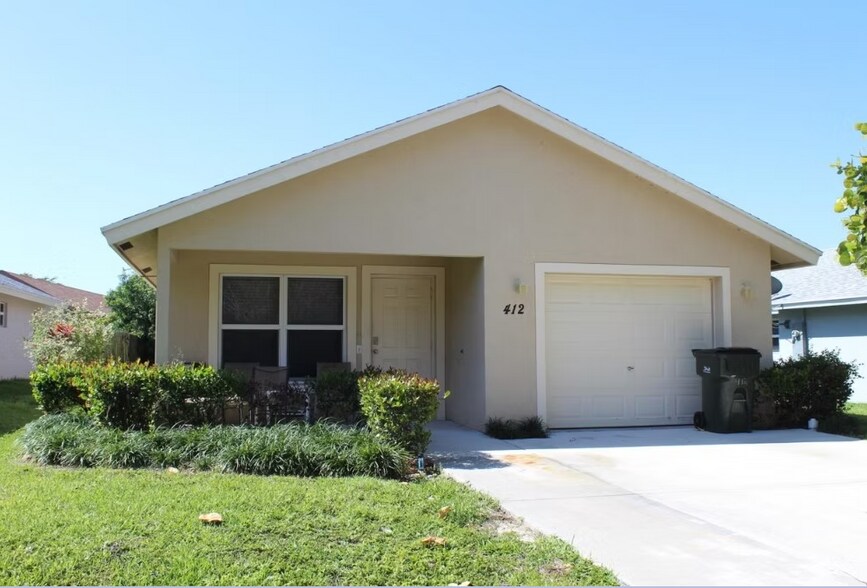 More Photos Of 2211 SE 3rd St, Boynton Beach Apartments For Sale