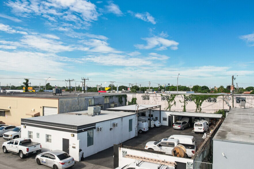 Primary Photo Of 4980 E 10th Ct, Hialeah Warehouse For Sale