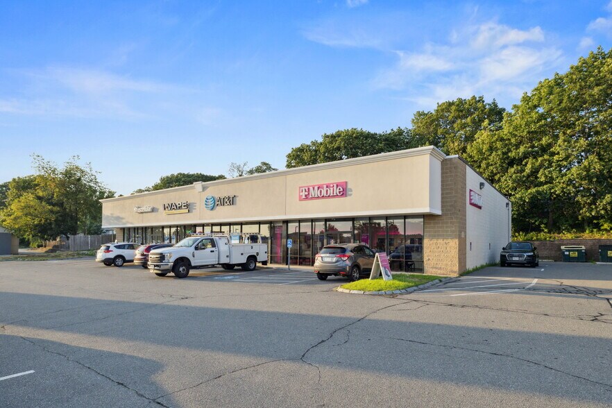 More Photos Of 902-908 S Willow St, Manchester Freestanding For Lease