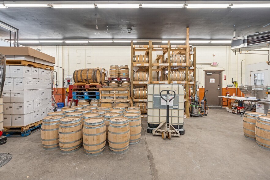 More Photos Of 920 Lafayette Rd, Seabrook Unknown For Sale