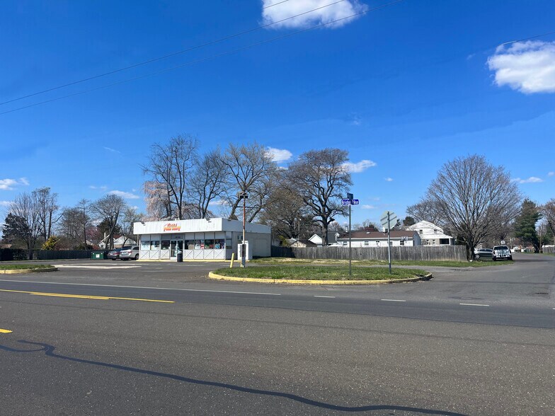 More Photos Of 1839 Bristol Pike, Croydon Convenience Store For Sale