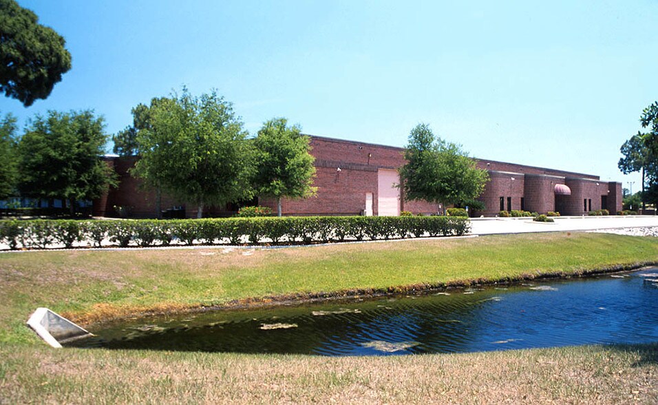 More Photos Of 6460 Parkland Dr, Sarasota Warehouse For Sale