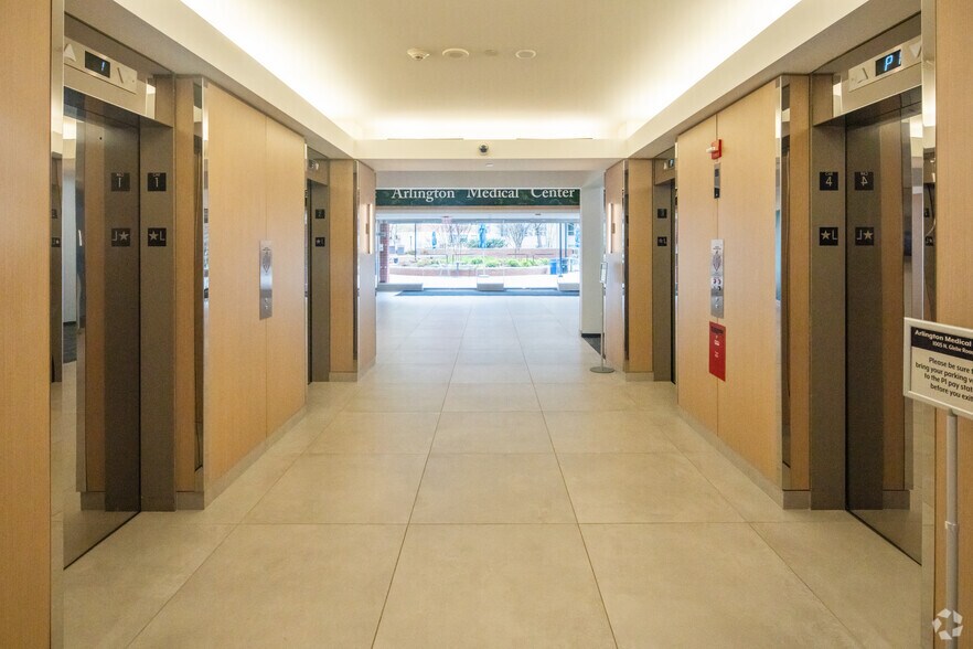 More Photos Of 1005 N Glebe Rd, Arlington Medical For Lease