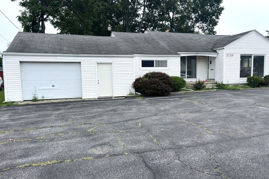 More Photos Of 2138 N Reynolds Rd, Toledo Office For Lease