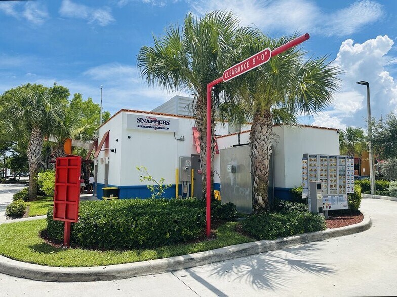 More Photos Of 7041 Seacrest Blvd, Lantana Restaurant For Sale