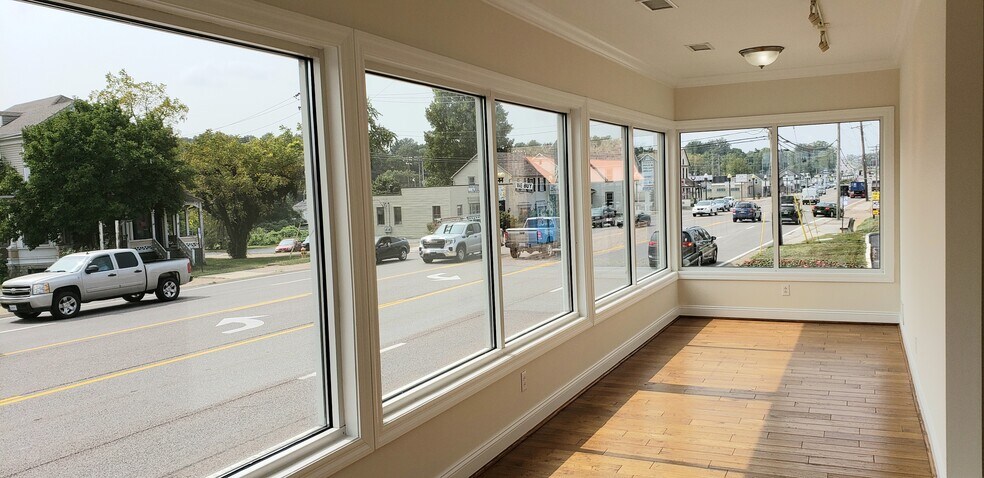 More Photos Of 14319 Manchester Rd, Ballwin Freestanding For Lease