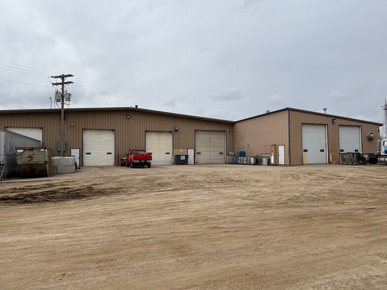 More Photos Of 926 N Front St, New Ulm Industrial For Sale
