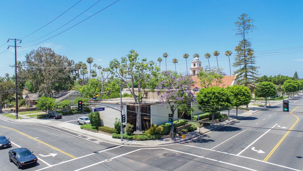 More Photos Of 850 E Chapman Ave, Orange Loft Creative Space For Lease