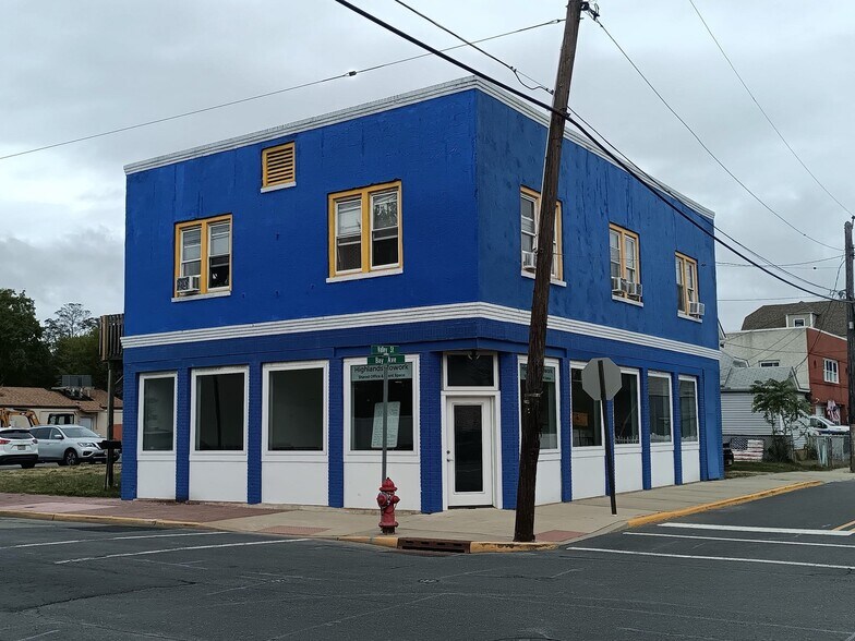More Photos Of 196 Bay Ave, Highlands General Retail For Sale