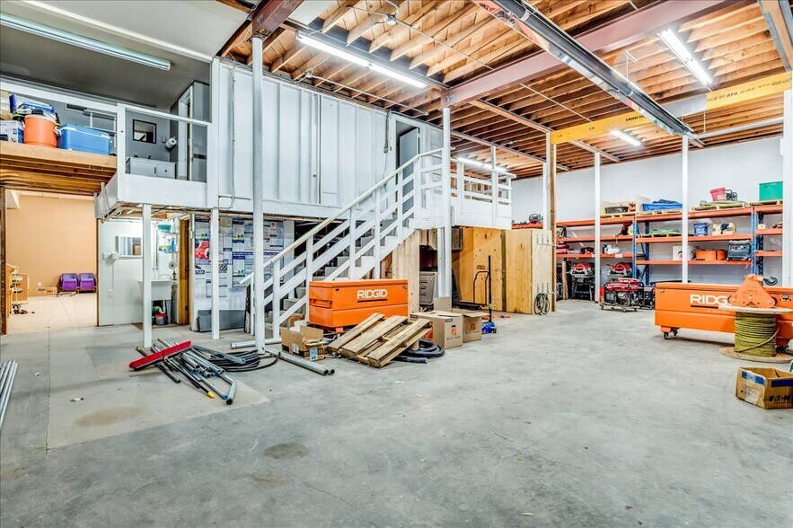 More Photos Of 722 4th ave, Hutchinson Office For Sale