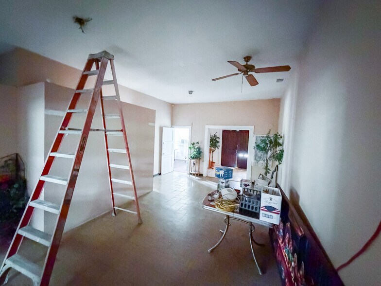 More Photos Of 1107 Spring St, Hot Springs Flex For Sale