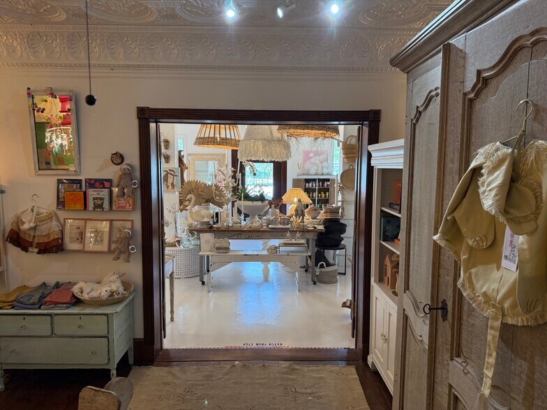 More Photos Of 1219 N Orange Ave, Orlando Storefront Retail Office For Lease