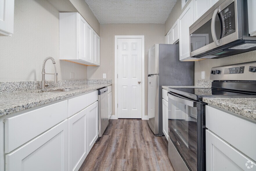 More Photos Of 1404 Moore Ave, Portland Apartments For Sale