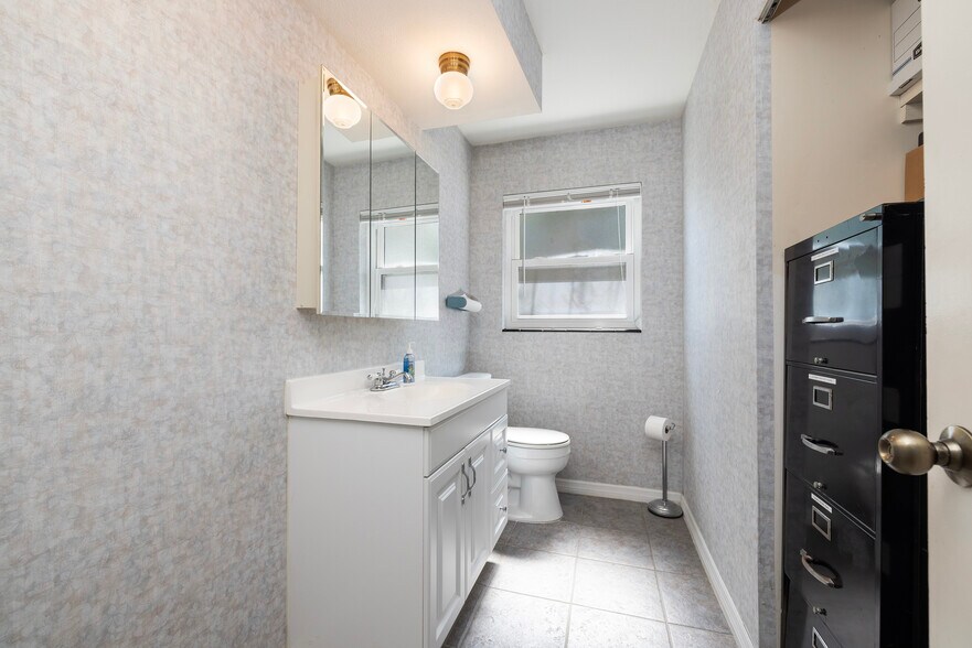 More Photos Of 2300 W Bay Dr, Largo Office Residential For Lease