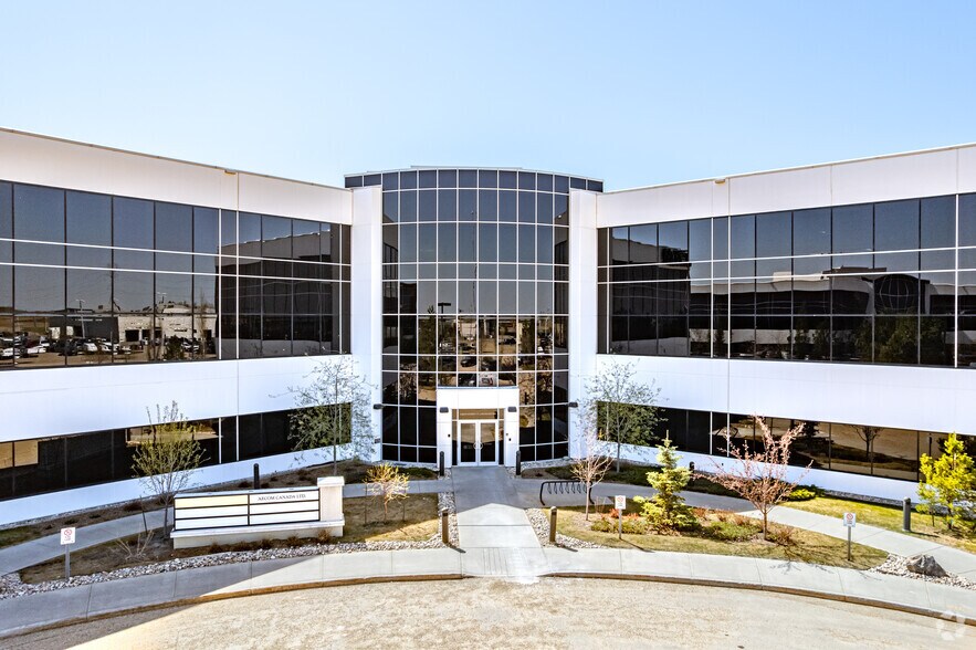 More Photos Of 18817 Stony Plain Rd NW, Edmonton Office For Lease