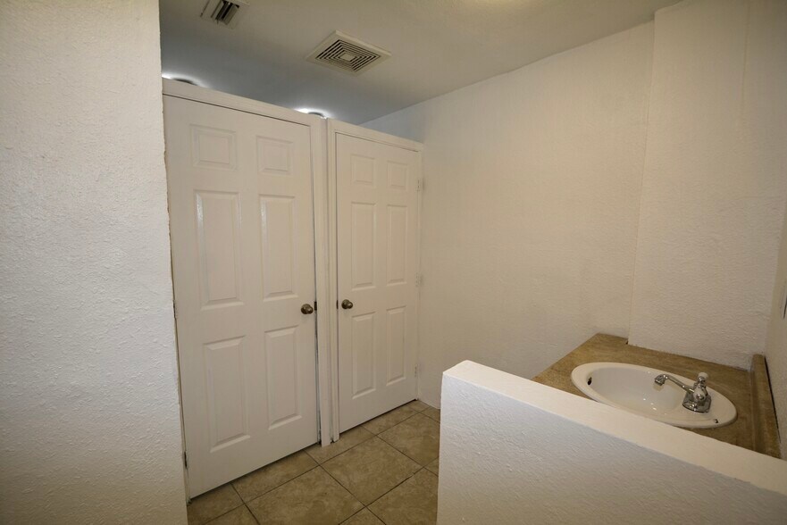 More Photos Of 5525 NW 7th Ave, Miami Loft Creative Space For Lease