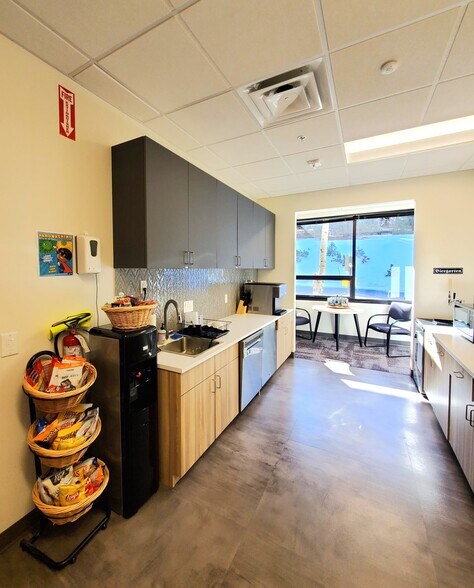 More Photos Of 523 Park Point Dr, Golden Office For Lease