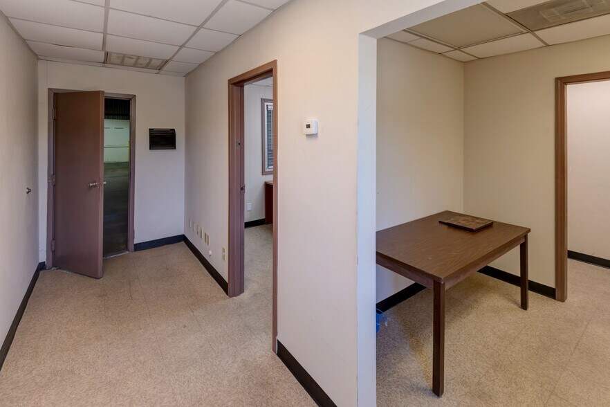 More Photos Of 866 Davis Dr Se, Conyers Truck Terminal For Lease