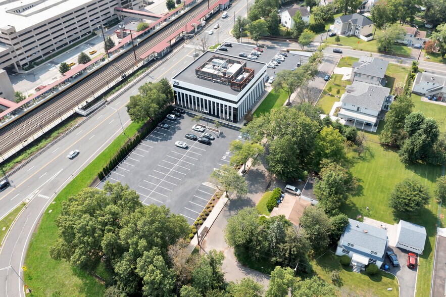 More Photos Of 75 Lincoln Hwy, Iselin Medical For Lease