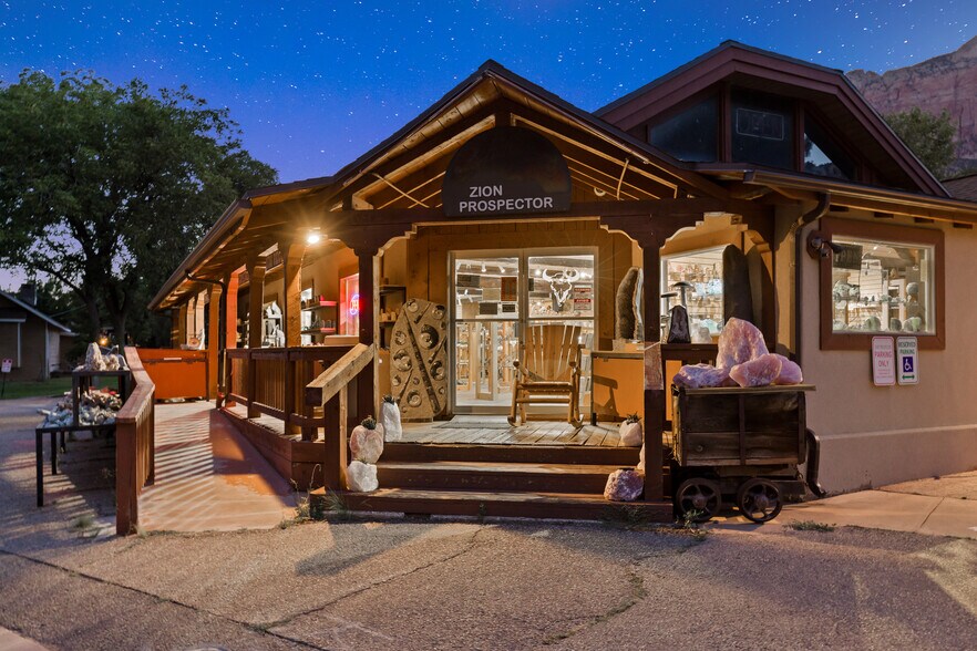 More Photos Of 694 Zion Park Blvd, Springdale Storefront Retail Residential For Sale