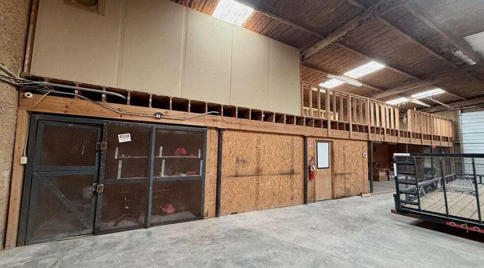 More Photos Of 5508 S FM 1788, Midland Warehouse For Lease
