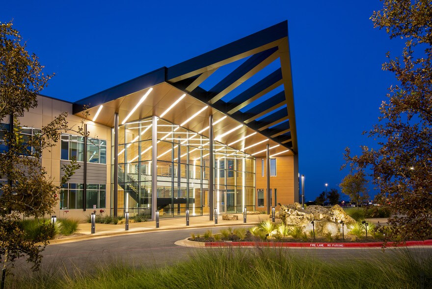 More Photos Of 710 Hester's Crossing Rd, Round Rock Office For Lease