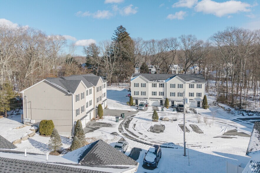 More Photos Of 75 Esmond St, West Warwick Apartments For Sale