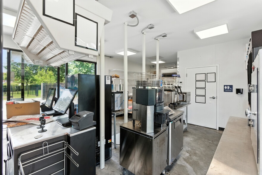 More Photos Of 4240 Hickory Flat Hwy, Canton Storefront For Sale