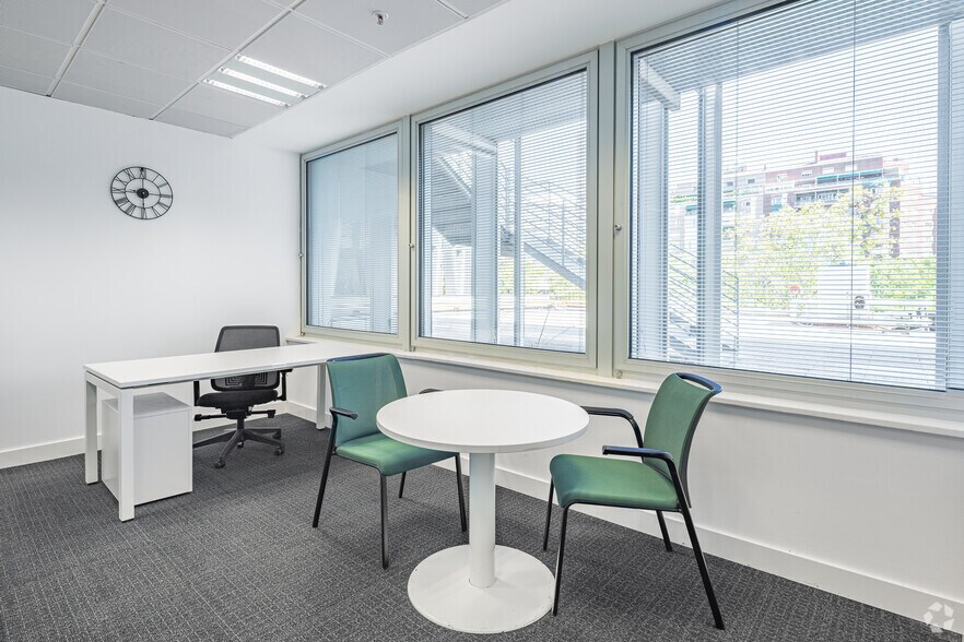 More Photos Of 93 Paseo Castellana, Madrid Coworking Space