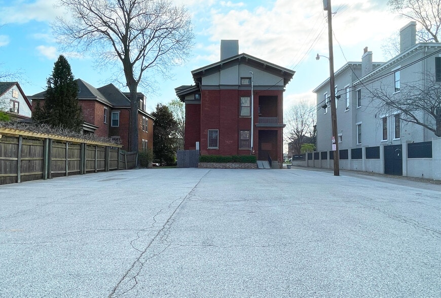 More Photos Of 211 Garrard St, Covington Loft Creative Space For Sale