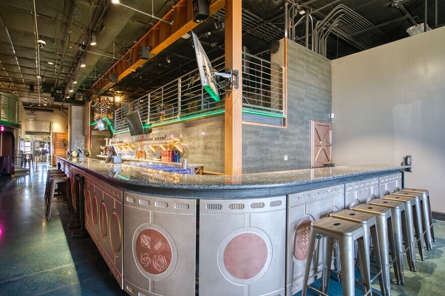 More Photos Of 1725 Vista View Dr, Longmont Restaurant For Sale