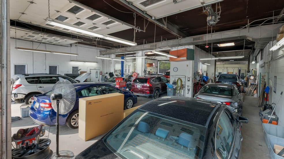 More Photos Of 2531 Street Rd, Bensalem Auto Repair For Sale