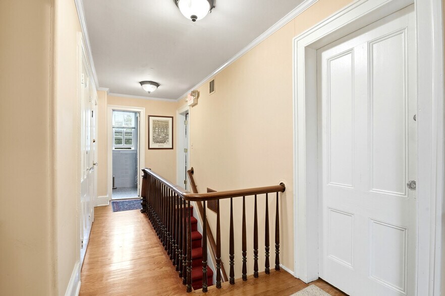 More Photos Of 168 Main St, Huntington Office For Lease