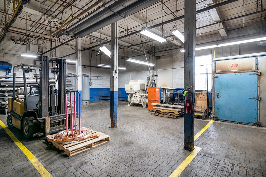More Photos Of 248 Pine St, Pawtucket Warehouse For Sale