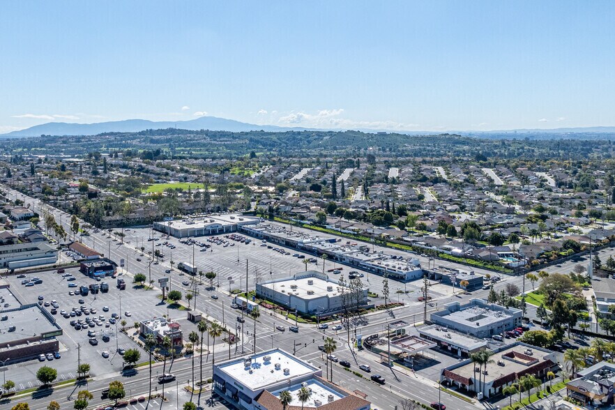 More Photos Of 15800 Imperial Hwy, La Mirada Drugstore For Lease