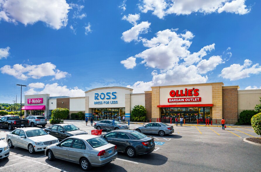 More Photos Of 3025-3123 Berlin Tpke, Newington Unknown For Lease